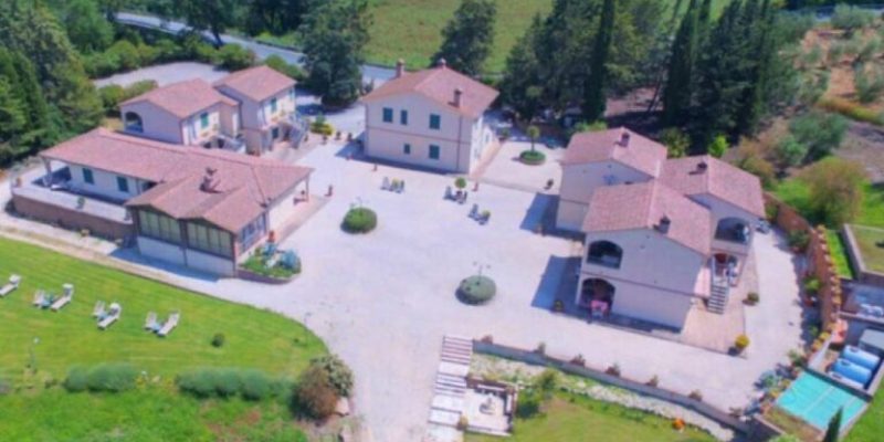 la-struttura-la-fonte-del-cerro-saturnia-768x509